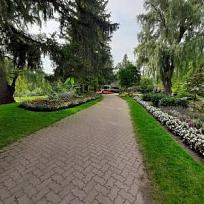 Click image for larger version

Name:	Edwards Gardens.jpg
Views:	137
Size:	23.0 KB
ID:	215009