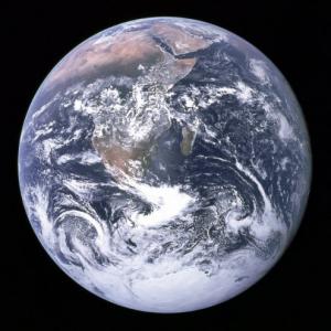 Click image for larger version

Name:	Earth1.jpg
Views:	342
Size:	17.4 KB
ID:	223207